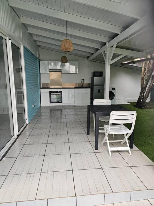 Sweet Colibri Apartment Saint-Pierre Exterior photo